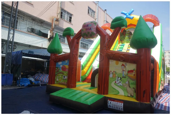 قلعة قفز قابلة للنفخ مع زحليقتين وسلم تسلق - Inflatable jumping castle with 2 slides and climbing ladder