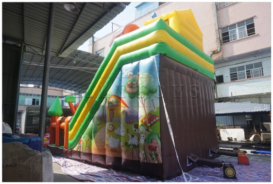 قلعة قفز قابلة للنفخ مع زحليقتين وسلم تسلق - Inflatable jumping castle with 2 slides and climbing ladder
