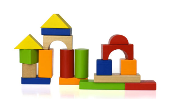 مكعبات بناء متعددة الألوان 100 قطعة - 100PCS OF WOODEN BLOCLS